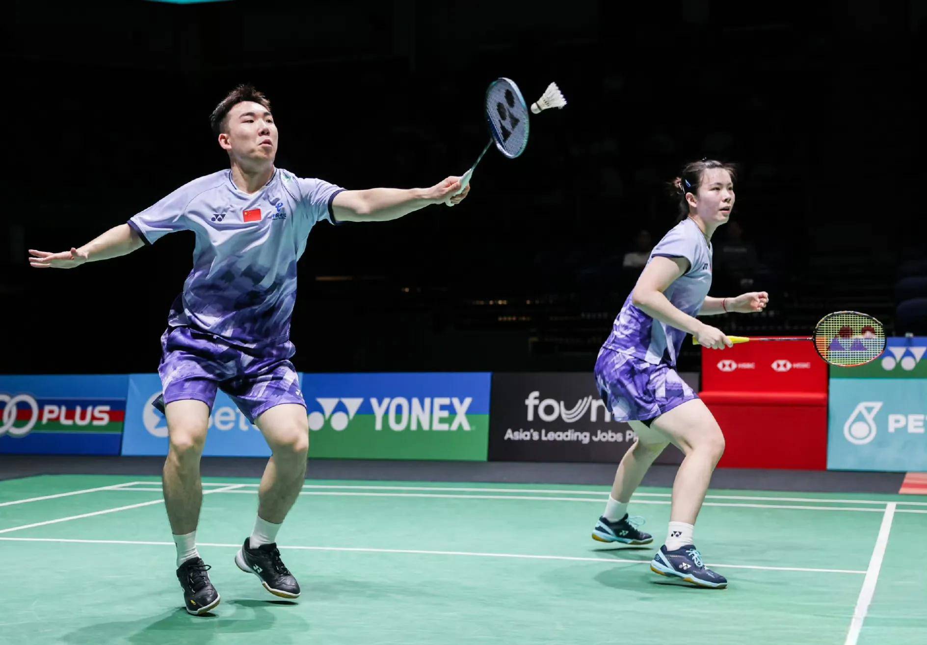 印度羽毛球队逆转英格兰羽毛球队，谌龙三分雨点燃全场