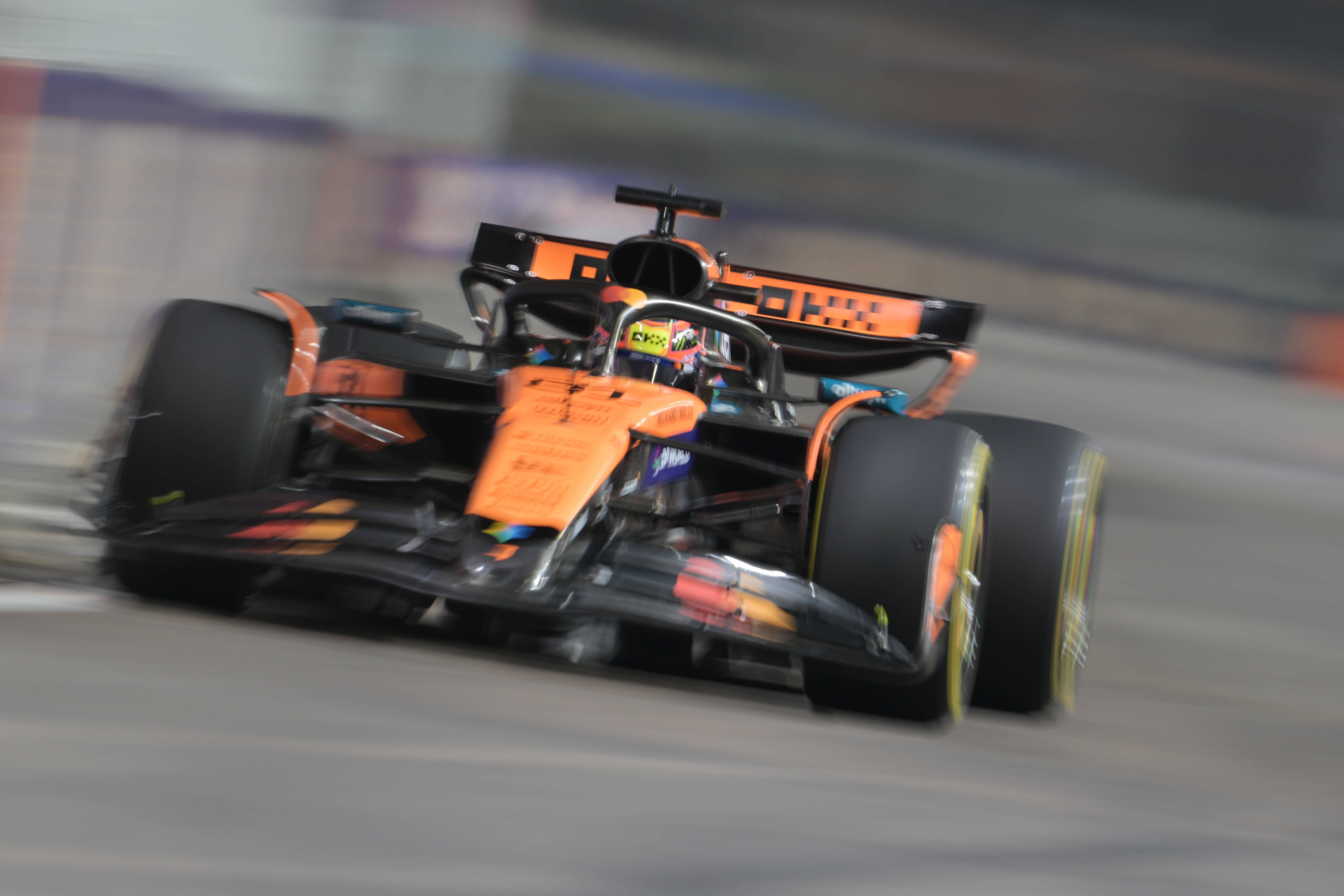 迈凯伦逆转法拉利,阿隆索统治全场 迈凯伦逆转法拉利,阿隆索统治全场