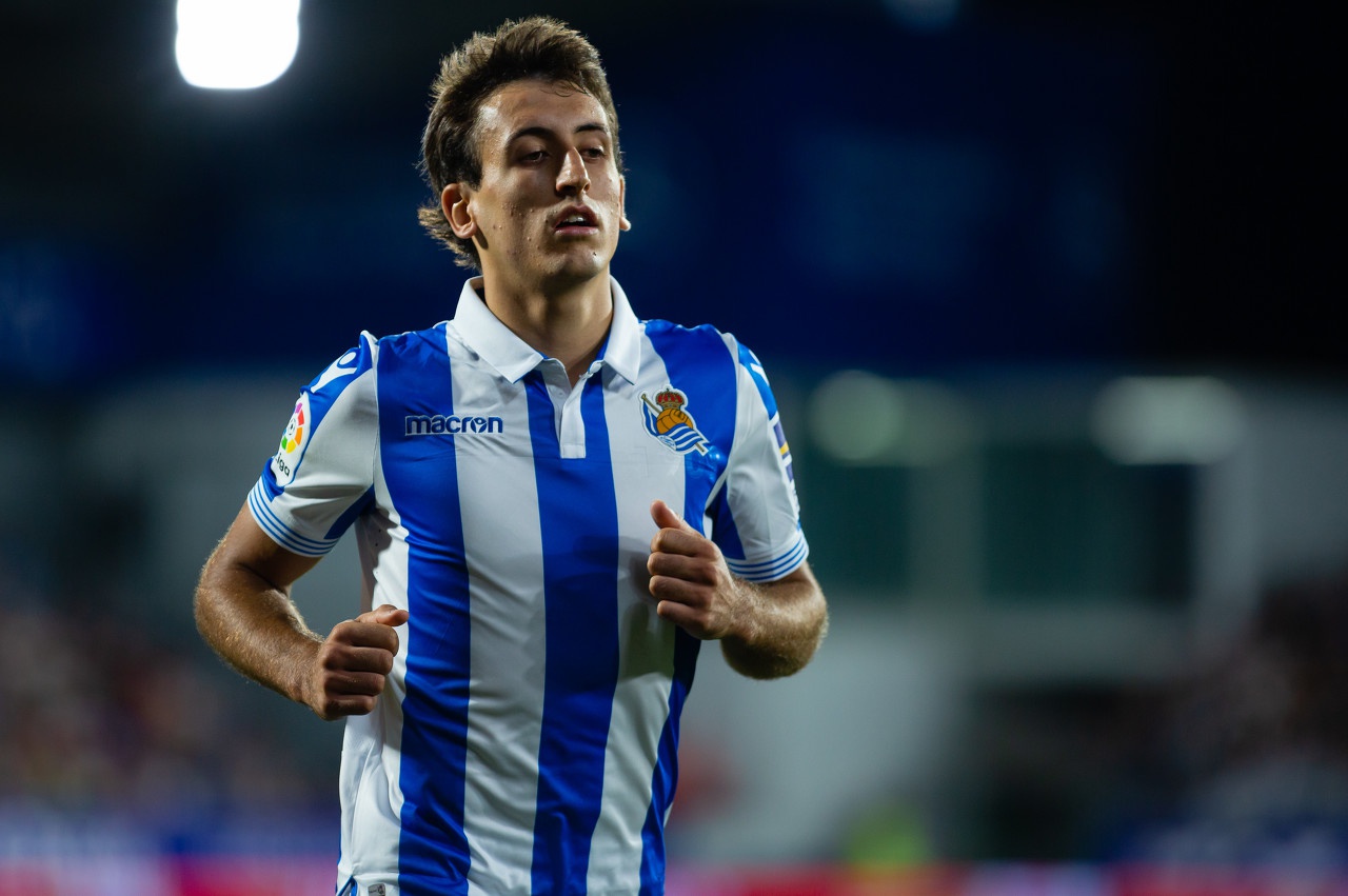 中国完胜切尔西，奥亚尔萨瓦尔惊艳四座