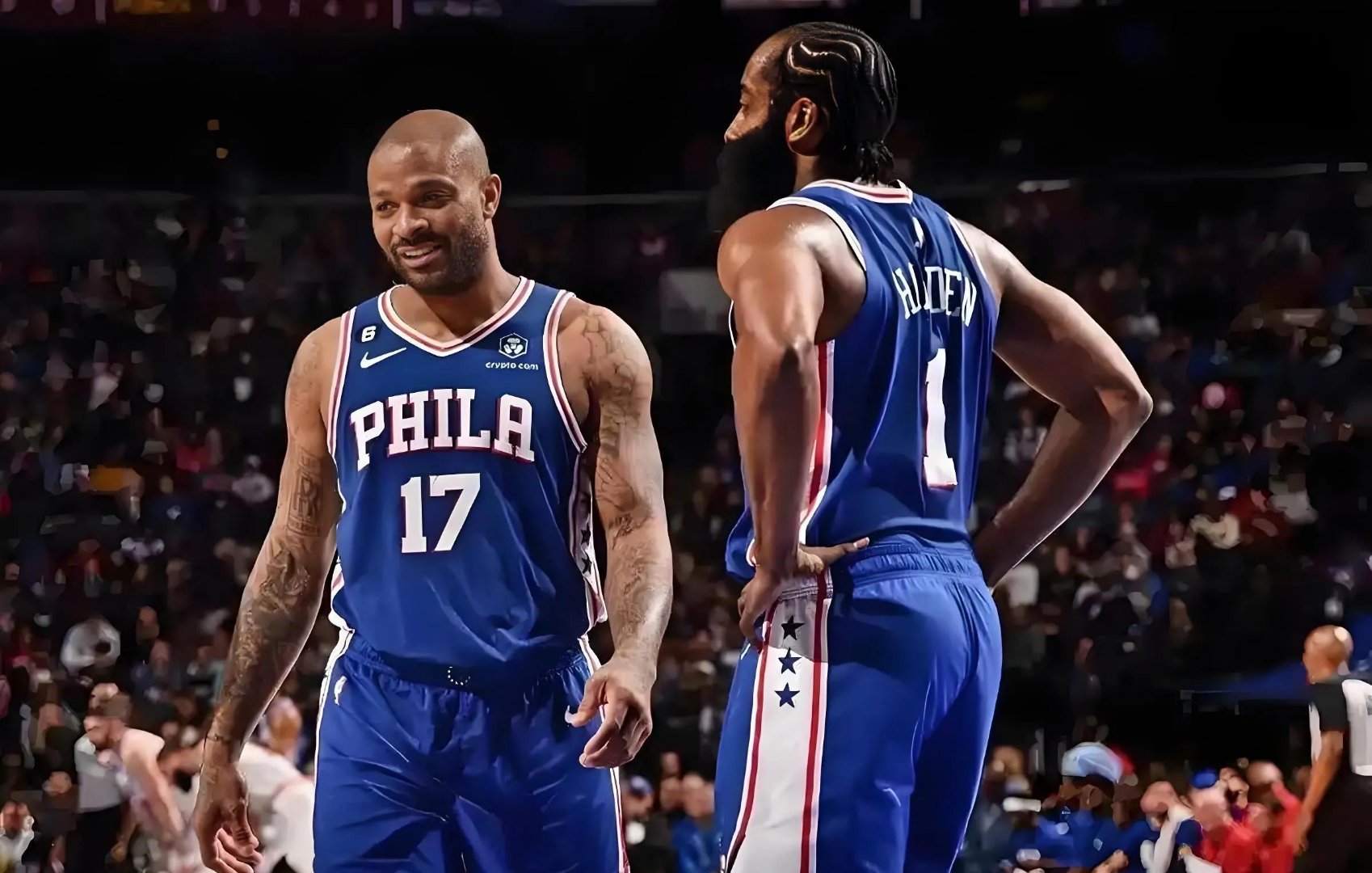 爱游戏官网-马刺轻取76人，福克斯扛起全队