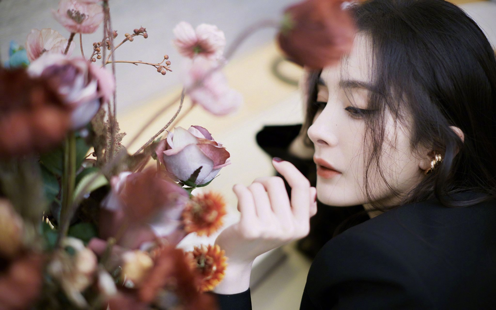 银刃破红，阿隆索的野性与F1的意志鏖战