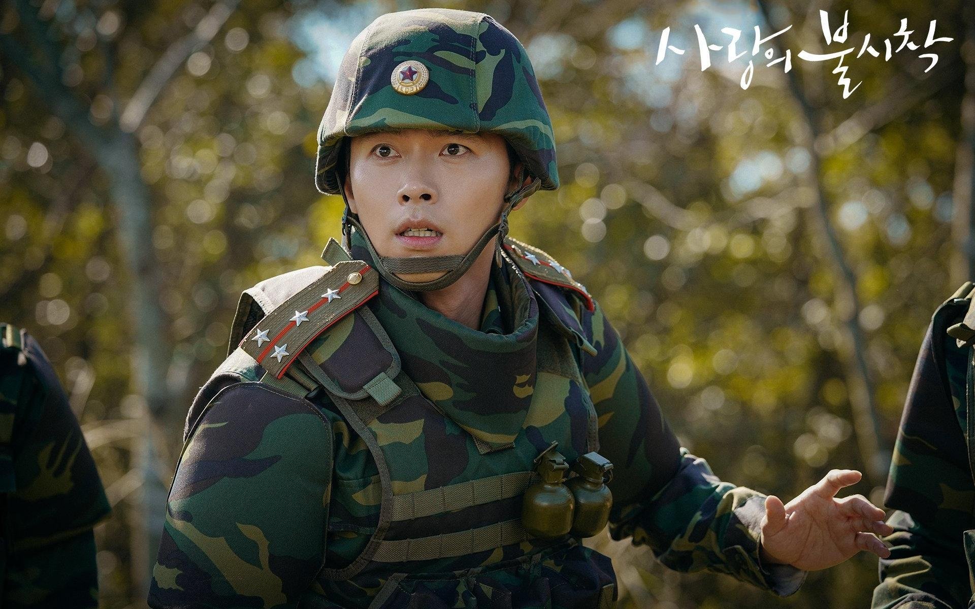 爱游戏娱乐-平行时空的巅峰，F1引擎与足球热血，共燃三月体坛