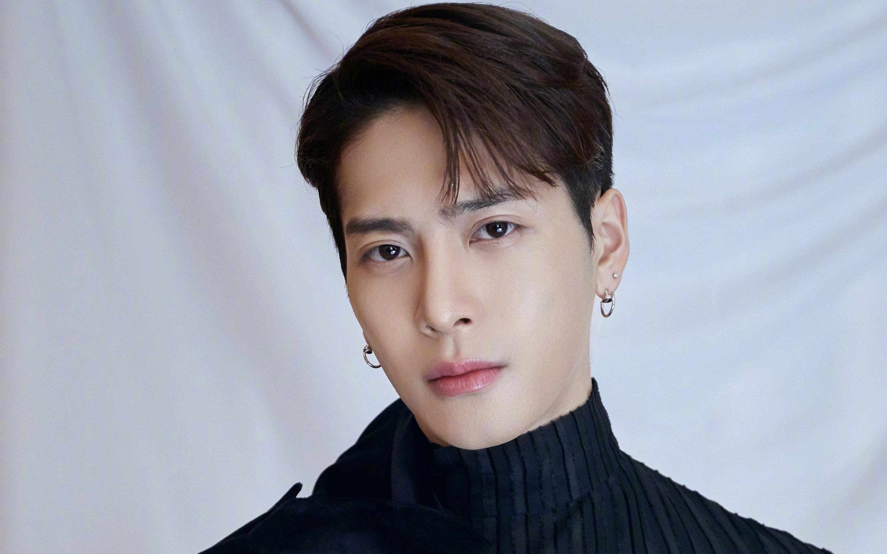 爱游戏下载-雪原上的红狼，当欧冠的星光刺破乌克兰战场的阴霾